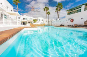 Buenavida Cozy Holiday Home VV with communal pool and air con